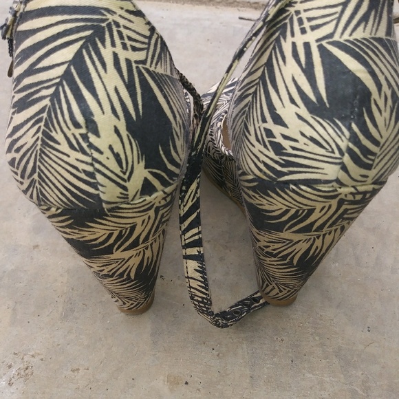 H&M Platform Wedges - Picture 3 of 4